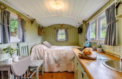Callow House | Ewe Retreat Shepherds Hut