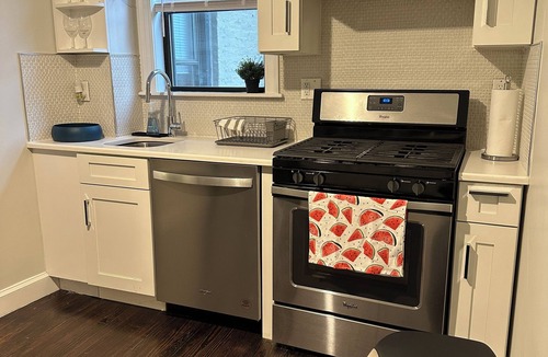 The Village Apartment | Exc Location & Comfortable Apt 2BD 1BA Downtown JC 12 min to NYC