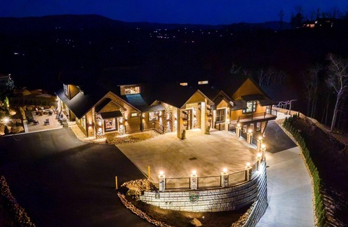 Sevierville Cabin | Excalibur: Pickleball, Duck Pin Bowling, Indoor Pool, 9 Hole Golf