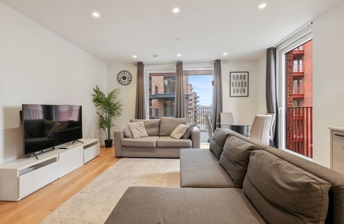 Lansbury Apartment | Excel Riverside 2 Bed