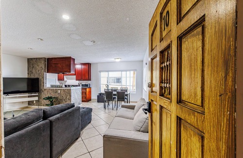 Del Rey Apartment | Excellent 1BD Berryman#10