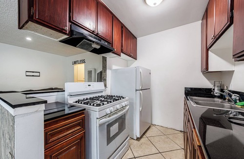 Del Rey Apartment | Excellent 1BD Berryman#10