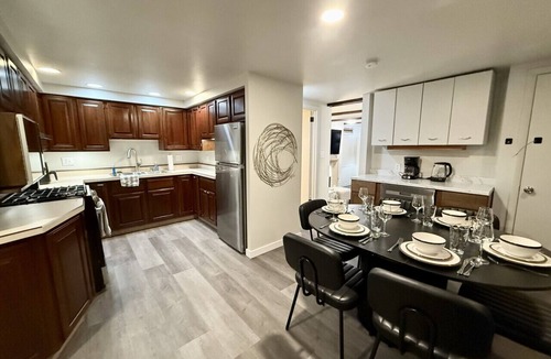 Pittsburgh House | Excellent 3 BR 2.5 bath minutes from downtown