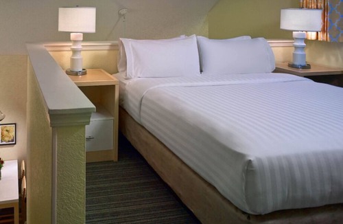 Somers Point House | Excellent Choice! Spacious Unit w/ Full Kitchen, Free Breakfast, Outdoor Pool!