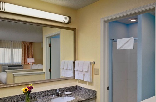 Somers Point House | Excellent Choice! Spacious Unit w/ Full Kitchen, Free Breakfast, Outdoor Pool!