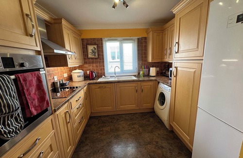 Watton Apartment | Excellent ground floor 2 Bed apt overlooking golf course with private parking.