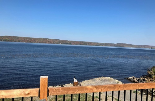 Champlain House | Excellent location for vacation or traveler On Ottawa River