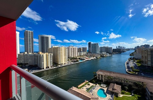 Hallandale Beach Apartment | Excellent one bedroom with Great View