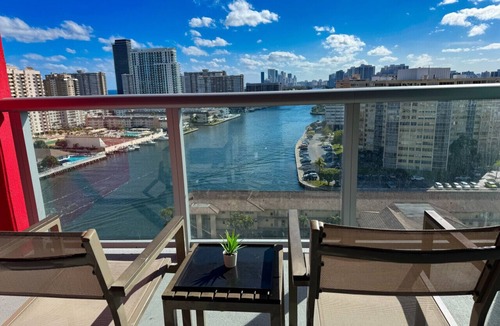 Hallandale Beach Apartment | Excellent one bedroom with Great View
