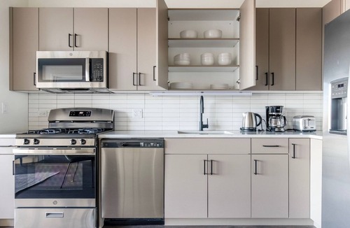 Killgubbin Apartment | Excellent River North 1BR w/Sky Terrace & Yoga Studio, by Blueground