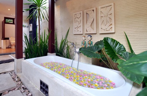 Senggigi House | Excellent Romantic Private Pool Villa