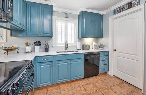 Demere Park House | Excellent Village Location | Private Pool | EV Charger | Dog Friendly!