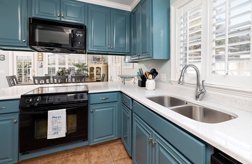 Demere Park House | Excellent Village Location | Private Pool | EV Charger | Dog Friendly!