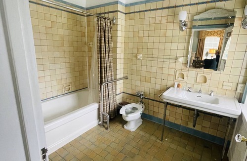 Clemmons Bed & Breakfast | Excelsior at the Manor House