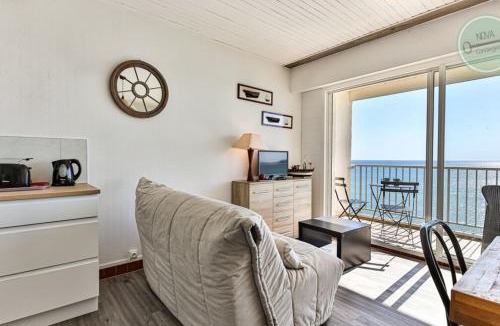 Saint-Gilles-Croix-de-Vie Apartment | Exceptional stay facing the Atlantic Sea-view apartment with balcony