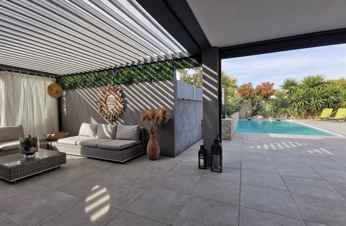 Saint-Laurent-d'Aigouze Villa | Exceptional 200m2 architect-designed villa with swimming pool