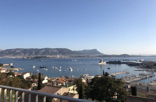 Saint-Mandrier-sur-Mer Apartment | EXCEPTIONAL SEA AND MOUNTAIN VIEWS
