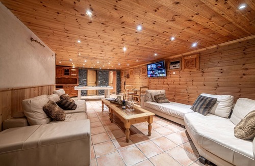 Champagny-en-Vanoise Ski Chalet | 🏔️ Exceptional chalet, 350 m² – sleeps 18 – Jacuzzi, sauna & panoramic view