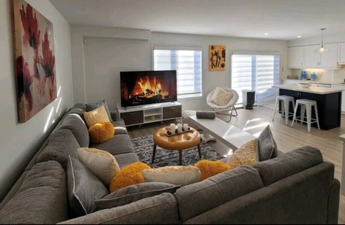 Alliston House | Exceptional 3-bedroom home, Backyard, Netflix, BBQ