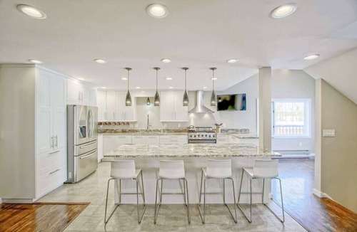 Cohasset House | Exceptional 4BDR on Sugar Lake