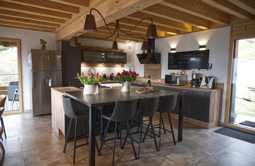 La Bresse Ski Chalet | Exceptional 5-Star Luxury Chalet for 2 to 15 People. Jacuzzi, 5-person sauna, and bathroom. S.Jeux