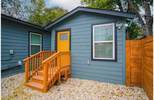 Historic Garderns House | Exceptional 5BR So Close to Riverwalk and Downtown