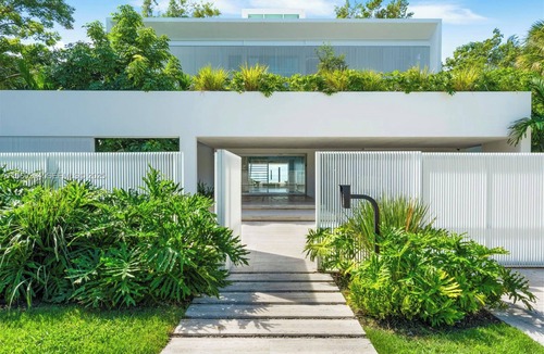 Key Biscayne Villa | Exceptional 6-bedroom ocean villa in Key Biscayne featuring infinity pool & more