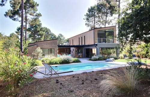 Biscarrosse Villa | Exceptional 7-bedroom villa - Heated pool in the heart of the Biscarrosse golf course