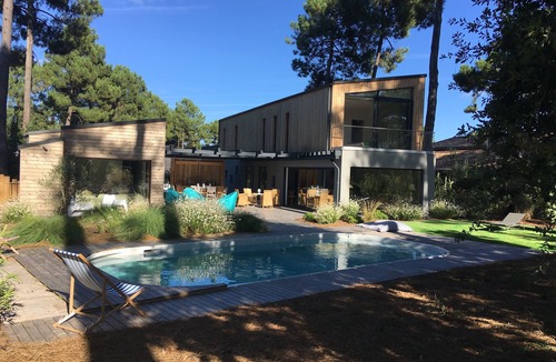 Biscarrosse Villa | Exceptional 7-bedroom villa - Heated pool in the heart of the Biscarrosse golf course