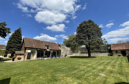 Charbonnieres House | Exceptional and atypical residence 1h30 from Paris