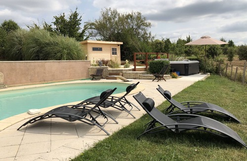 Madaillan House | Exceptional, authentic house with park and private pool with Spa and Sauna