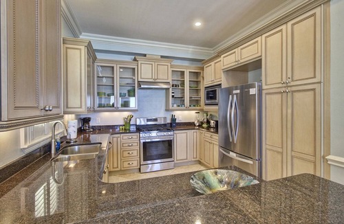 Delos Villa | Exceptional Beach Home! 2 Free Beach SRVS! Walk right down!