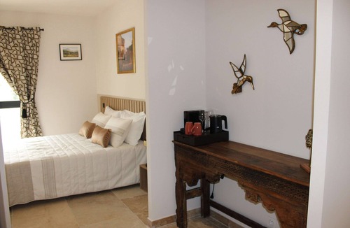 Chateaurenard Bed & Breakfast | EXCEPTIONAL BED & BREAKFAST IN A PROVENCAL MAS with gourmet breakfast