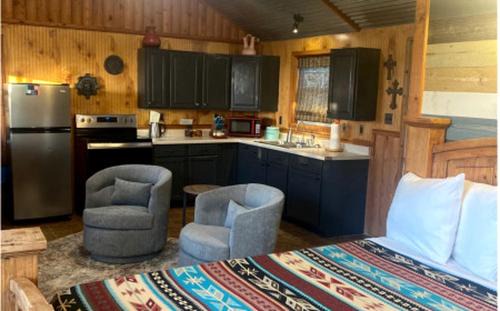 Paluxy House | Exceptional Cabin near Lake Granbury Perfect for Discovering Texas Wildlife