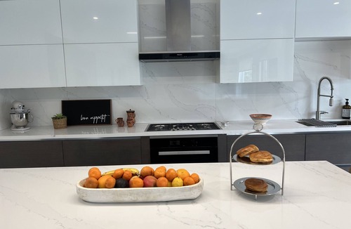 Norwalk House | Exceptional Coastal Retreat !