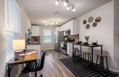 Southside House | Exceptional Escape! Fast WiFi & Fully Loaded