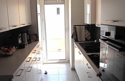 La Jetee Apartment | Exceptional View, Waterfront Apartment