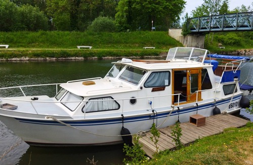 Eaucourt-sur-Somme Boat Rental | Exceptional and atypical river boat on the Somme!