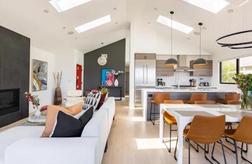 Forest Knolls Villa | Exceptional Hilltop View Villa