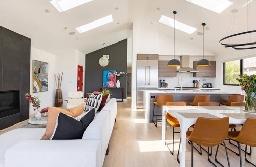 Forest Knolls House | Exceptional Hilltop Villa with Panoramic View