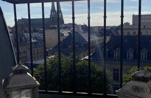 Saint-Thomas-d'Aquin Apartment | Exceptional Living in St Germain – Top-Floor Apartment with Vistas