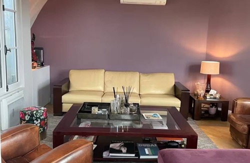 Saint-Thomas-d'Aquin Apartment | Exceptional Living in St Germain – Top-Floor Apartment with Vistas