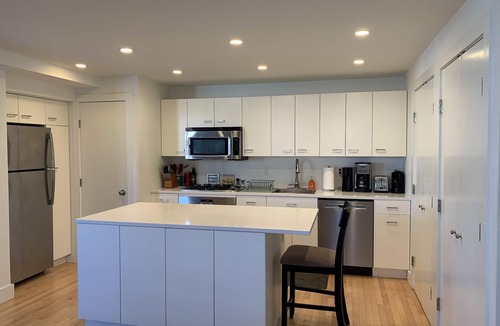 Mystic - New London House | Exceptional location footsteps to beautiful downtown Mystic w/private driveway