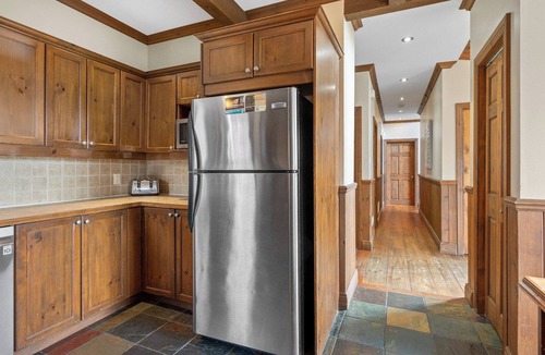 Lac-Superieur Ski Chalet | Exceptional Mont-Tremblant view Spa, Sauna, Billiards Summit of Dreams