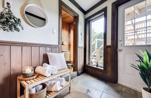 Lac-Superieur Ski Chalet | Exceptional Mont-Tremblant view Spa, Sauna, Billiards Summit of Dreams