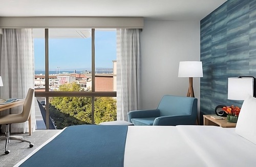 Fisherman's Wharf House | Exceptional Place To Stay! Bay View, Pets Allowed, Game Room, Onsite bar!