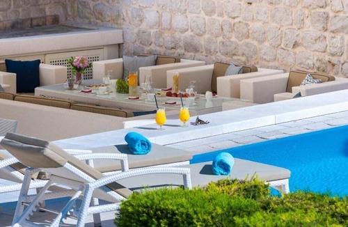 Zaton Villa | Exceptional Private Estate With Swimming Pool