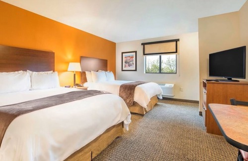 Aberdeen Hotel | Exceptional Room for Exploring Aberdeen w/Pet Access