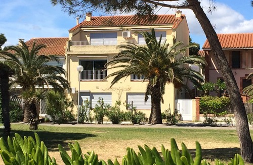 Argeles Plage Apartment | Exceptional sea view, seafront, Argeles Plage, Climatisation, Large apartment