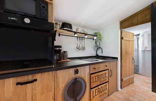 Le Perrier House | Exceptional Stay in a Group Cottage for 10 Near the Beach